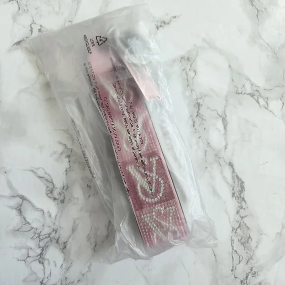Victoria's Secret Rhinestone Wristlet Strap keychain VS pink Monogram logo - Picture 5 of 6
